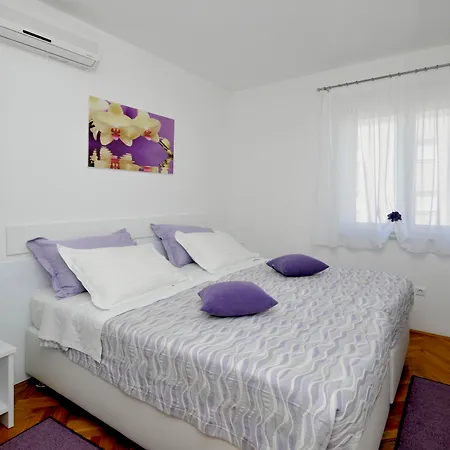 Apartmani Trogir شقة تروغير