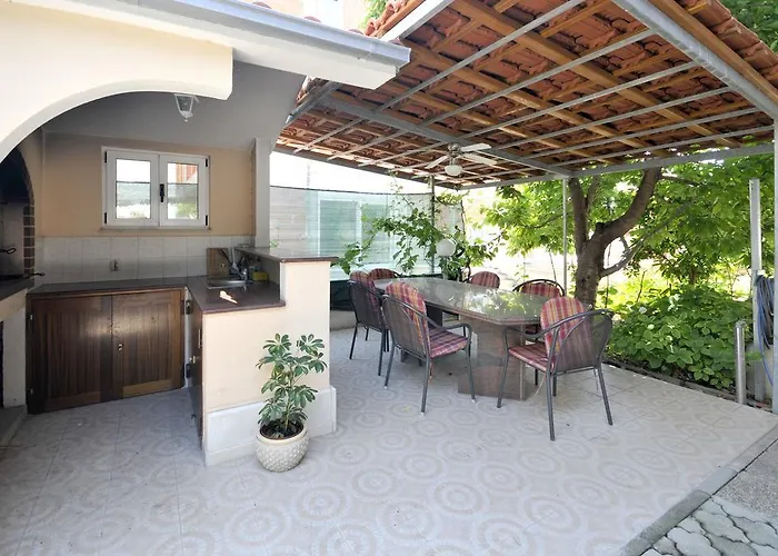 Apartmani Trogir 아파트 *