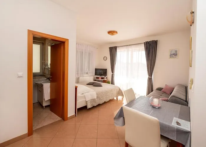 Apartmani Trogir 아파트 트로기르