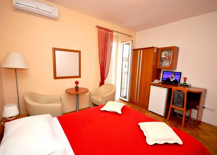 Apartmani Trogir 아파트 *