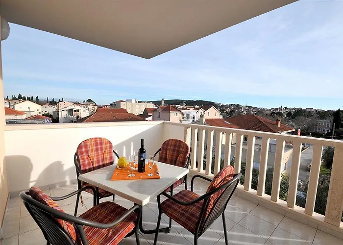 Apartmani Trogir 아파트 *