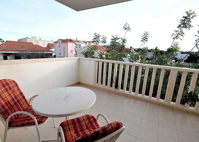 아파트 Apartmani Trogir *