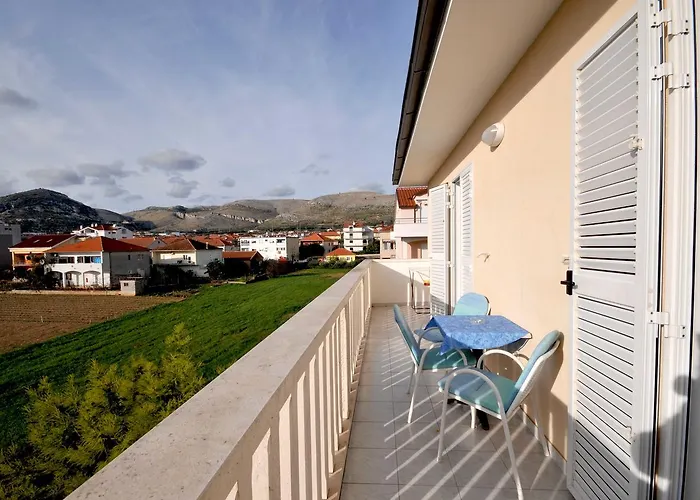 Apartmani Trogir 아파트 *