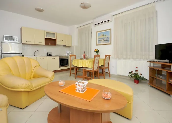 Apartmani Trogir 아파트 *